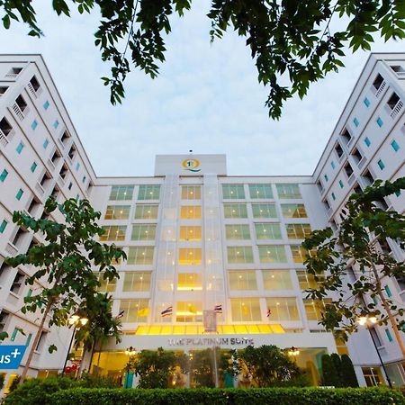 The Platinum Suite Bangkok Exteriör bild