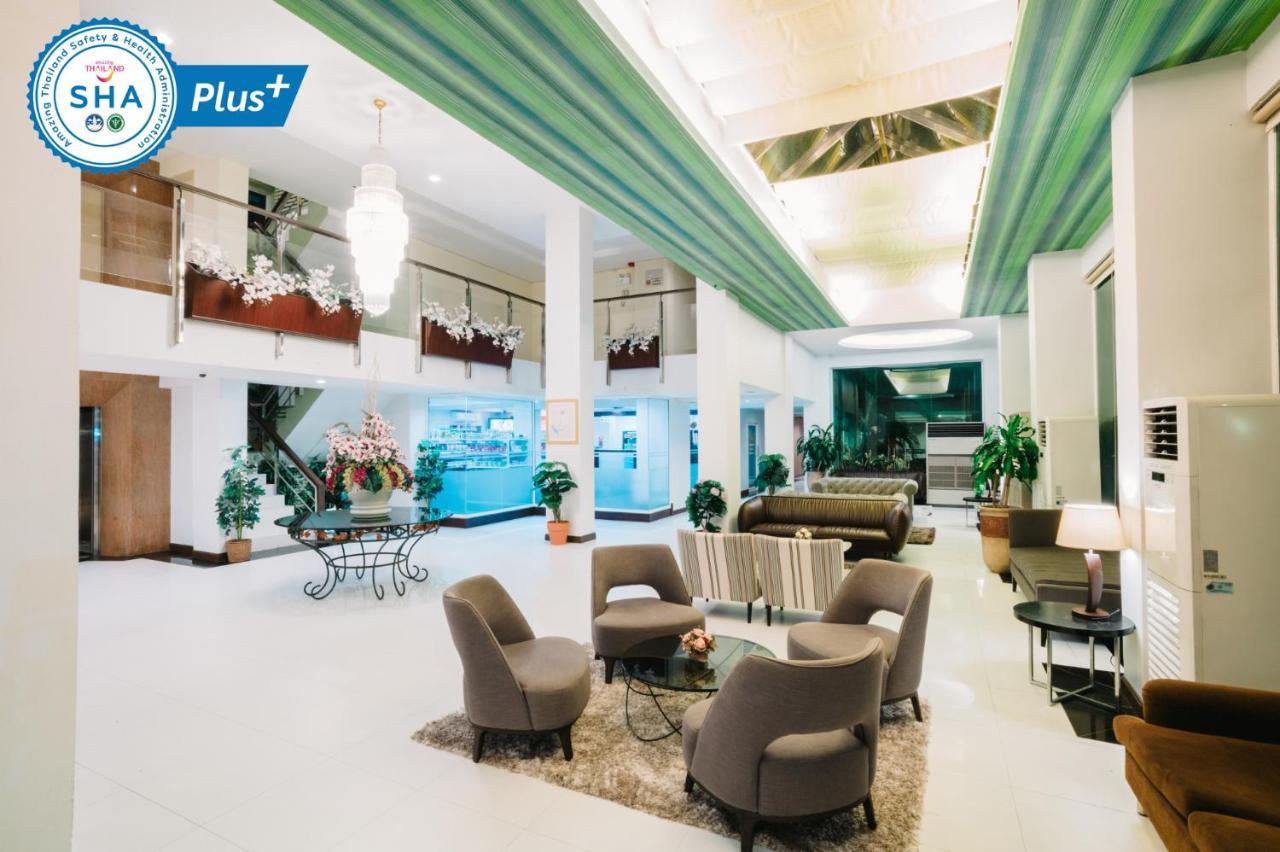 The Platinum Suite Bangkok Exteriör bild