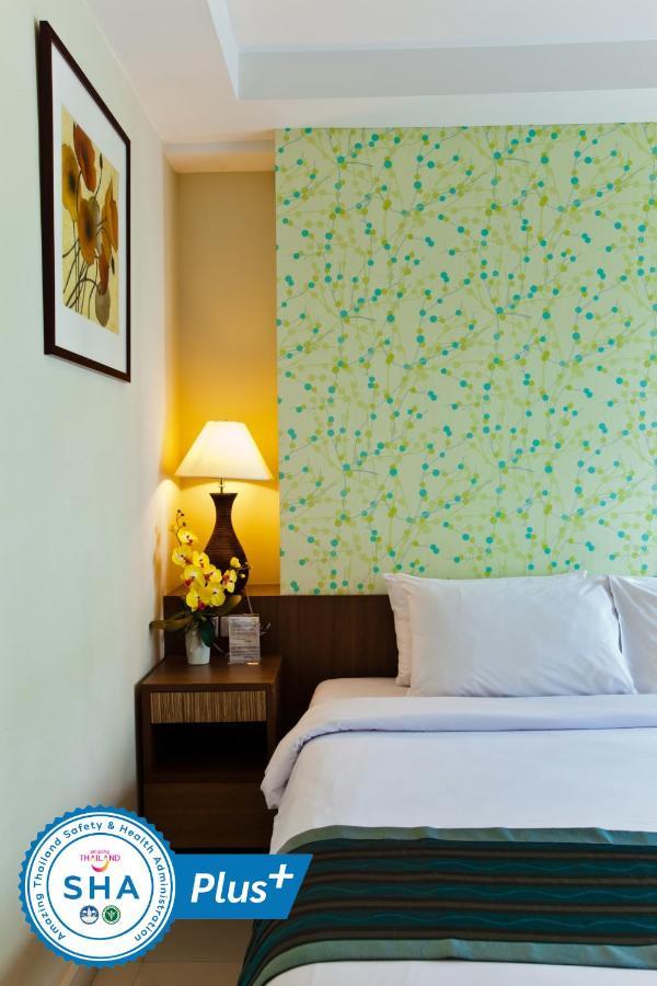 The Platinum Suite Bangkok Exteriör bild