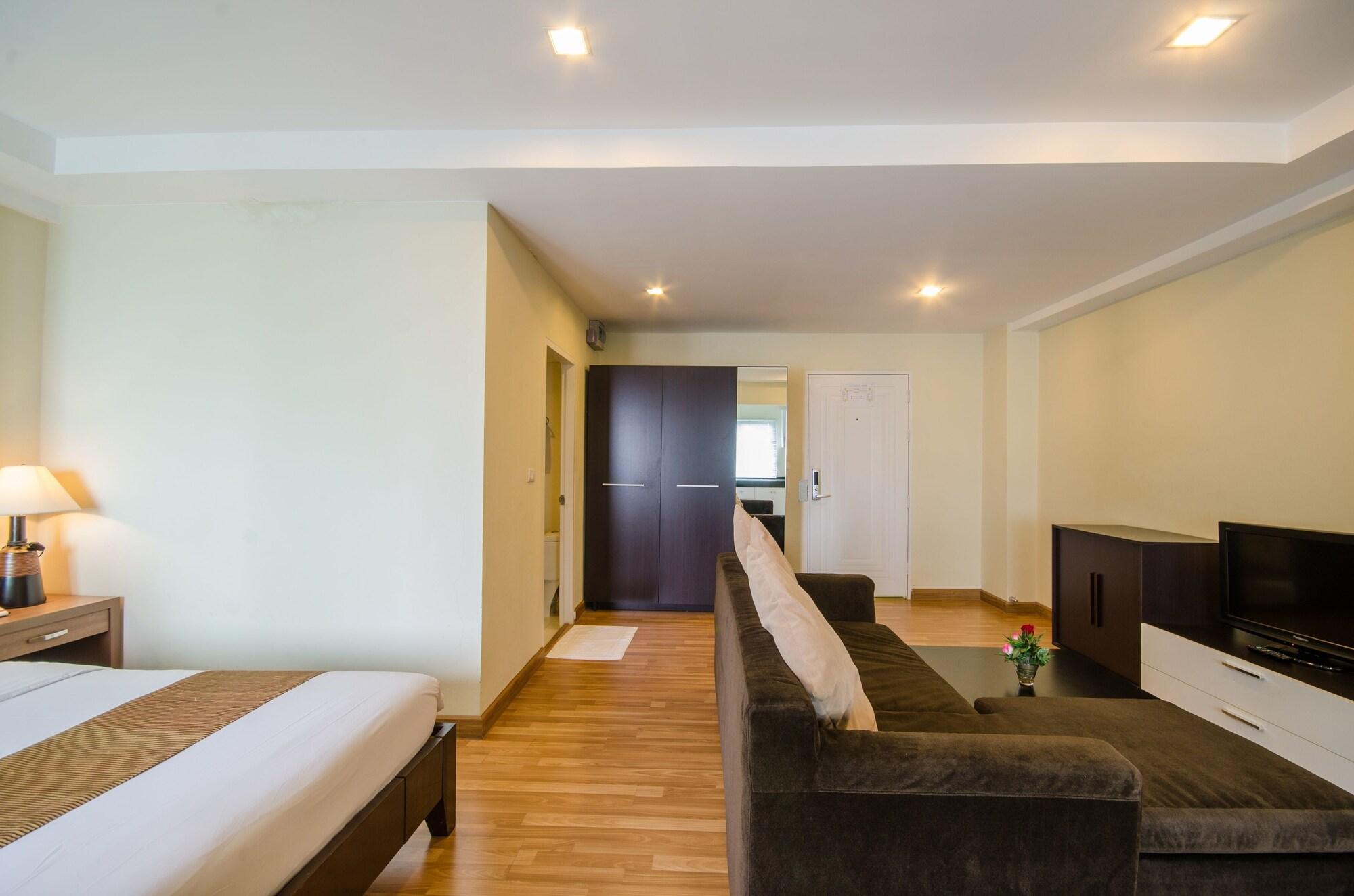 The Platinum Suite Bangkok Exteriör bild