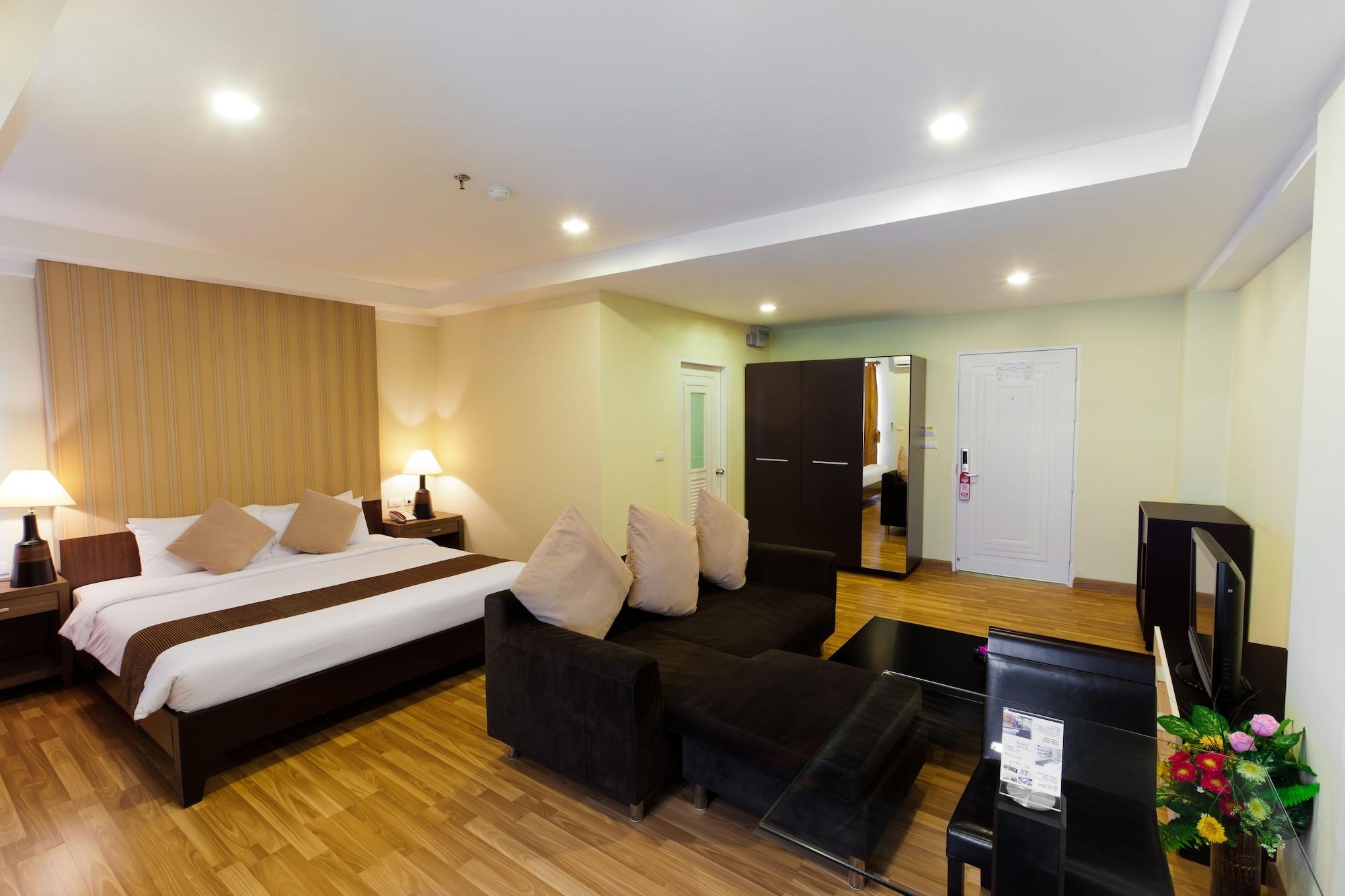 The Platinum Suite Bangkok Exteriör bild