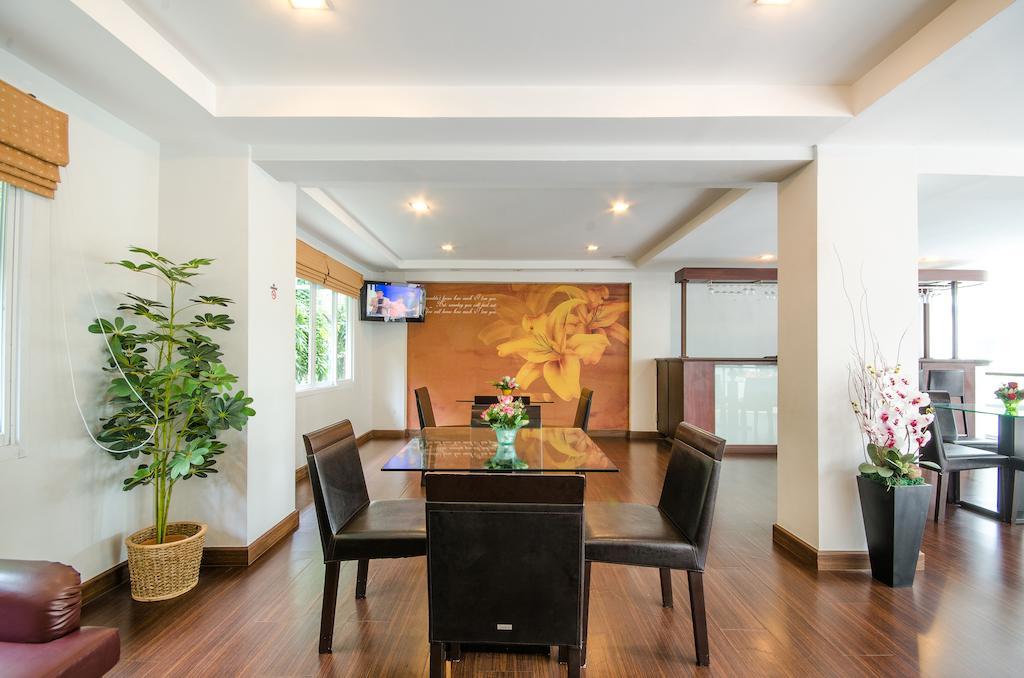 The Platinum Suite Bangkok Exteriör bild
